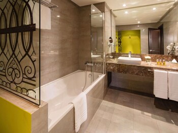 Deluxe Suite, 1 King Bed