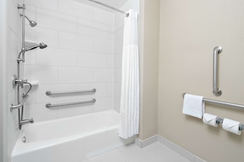 Suite, 1 King Bed, Accessible (Wet Bar)