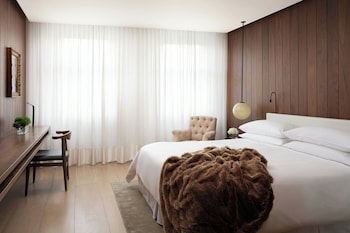 Deluxe Room, 1 King Bed