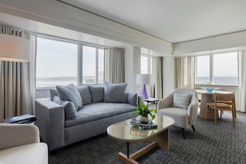 Superior Suite, 1 King Bed with Sofa bed