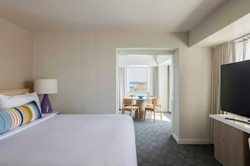 Superior Suite, 1 King Bed (Club King Suite)