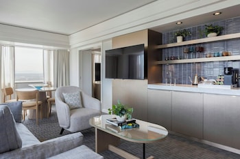 Superior Suite, 1 King Bed with Sofa bed