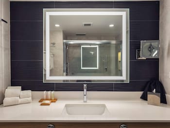 Executive Room, 1 King Bed