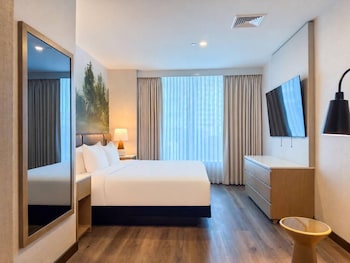 Suite, 1 King Bed, Non Smoking