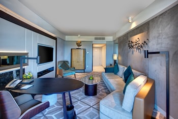 Club Suite, 1 King Bed, Balcony, Sea View (Club Lounge Access)