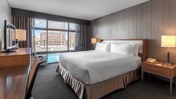 Standard Room, 1 King Bed, Accessible (Communications)