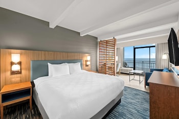 Room, 1 King Bed, Oceanfront (Non-Smoking), Ground Floor