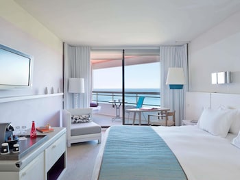 Deluxe Room, 1 King Bed, Terrace, Sea View