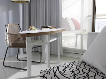 Classic Room, 1 King Bed, Terrace, Partial Sea View