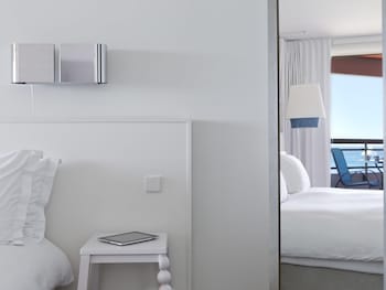 Superior Suite, 1 King Bed, Terrace