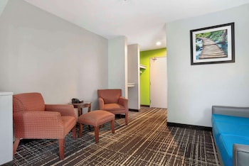 Suite, 1 King Bed with Sofa bed, Non Smoking