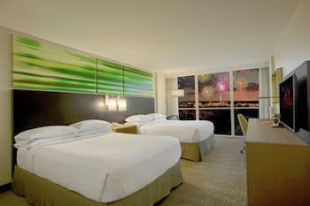 Room, 2 Queen Beds (Universal View)