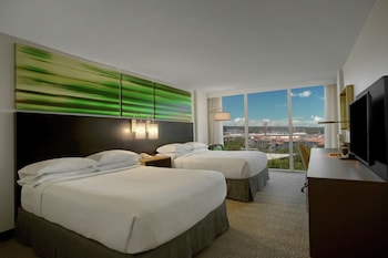 Room, 2 Queen Beds (Universal View)