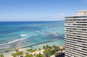Queen Suite, 1 Bedroom, 1 King, Oceanfront, Kealohilani Twr, Corner Room