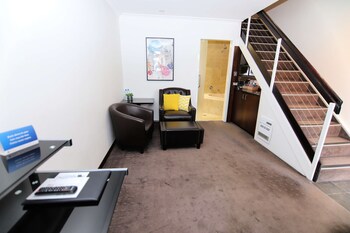 Superior Suite, 1 King Bed, Non Smoking, Jetted Tub (Living Room)