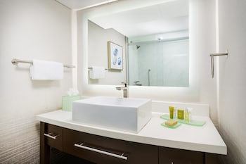 Premium Room, 1 King Bed, Mobility Accessible, Microwave