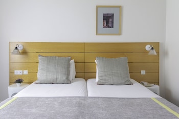 Superior Twin Room - Complimentary soft minibar,courtesy tray, Chromecast and digital press