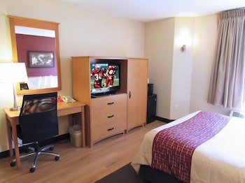 Deluxe Room, 1 Queen Bed, Non Smoking