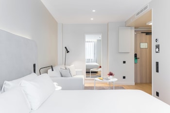 Family Room, 1 King Bed with Sofa bed
