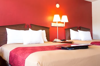 Standard Room, 2 Queen Beds, Non Smoking