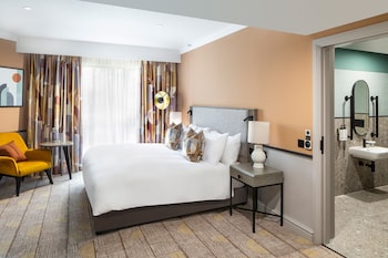 Standard Room, 1 King Bed, Accessible (Super King)