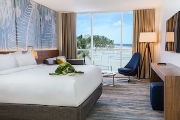 Deluxe Room, 1 King Bed, Ocean View (Ocean View King Bed Room)