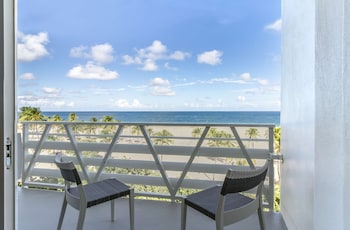Room, 1 King Bed, Balcony, Oceanfront (Ocean Front King Bed Balcony Room)