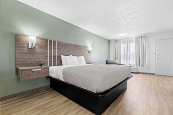 Standard Room, 1 King Bed, Smoking