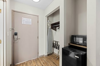 Superior Room, 1 King Bed (Smoke Free)