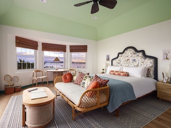Deluxe Room (Water View)