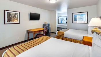 Two Queen Beds, Non-Smoking