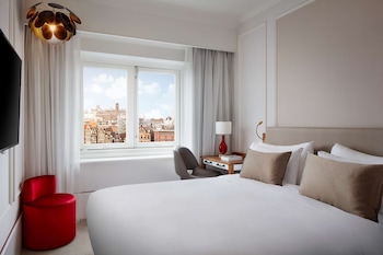 Superior Room, Canal View (Small)