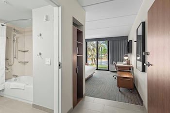 Room, 1 King Bed, Hearing Accessible (Accessible Bathtub)