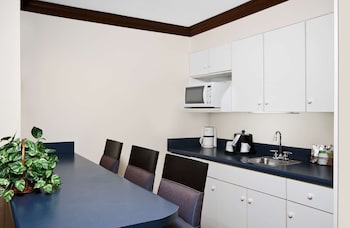 Suite, 1 King Bed, Jetted Tub
