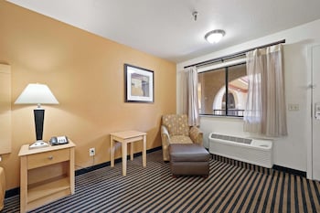 Standard Room, 1 King Bed, Non Smoking, Refrigerator & Microwave