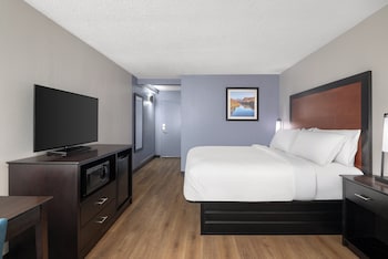 Standard Room, 1 King Bed