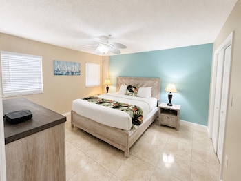 Deluxe Room, 1 Queen Bed with Sofa bed, Ocean View (1 Bedroom Ocean View Suite Signature)