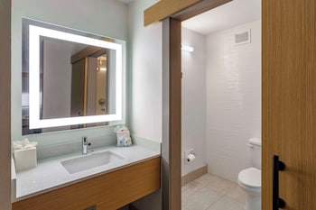 Room, 2 Queen Beds, Accessible, Non Smoking