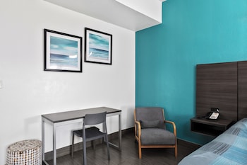 Suite, 2 Queen Beds, Non Smoking