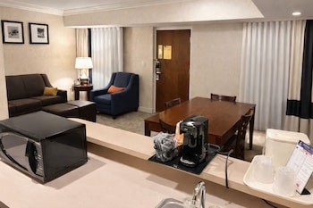 Suite, 1 Queen Bed with Sofa bed, Accessible, Non Smoking