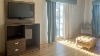 Deluxe Room (Tub)