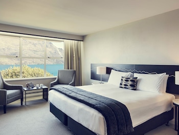 Deluxe Room, 1 King Bed, Lake View