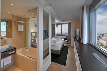 Room, City View (Panorama)