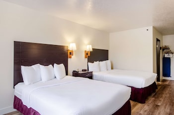 Room, 2 Queen Beds (Pet Friendly)
