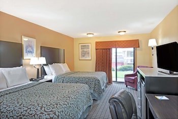 Standard Room, 2 Queen Beds