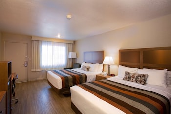 Standard Room, 2 Queen Beds, Non Smoking, Patio
