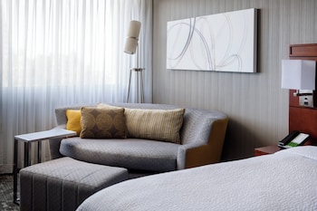 Room, 1 King Bed with Sofa bed (Mobility Accessible, Tub)