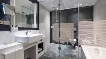 Premium Room, 1 King Bed, City View (High Floor)