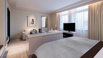 Premium Room, 1 King Bed, City View (High Floor)