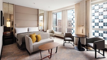 Premium Room, 1 King Bed, Club Lounge Access